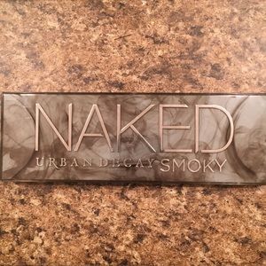 Urban Decay Naked Smoky Eyeshadow Palette